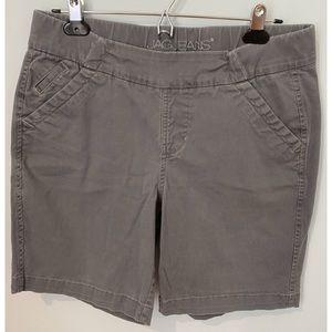 NWOT Jag Jeans Classic Fit Gray Cotton Shorts - 8” inseam